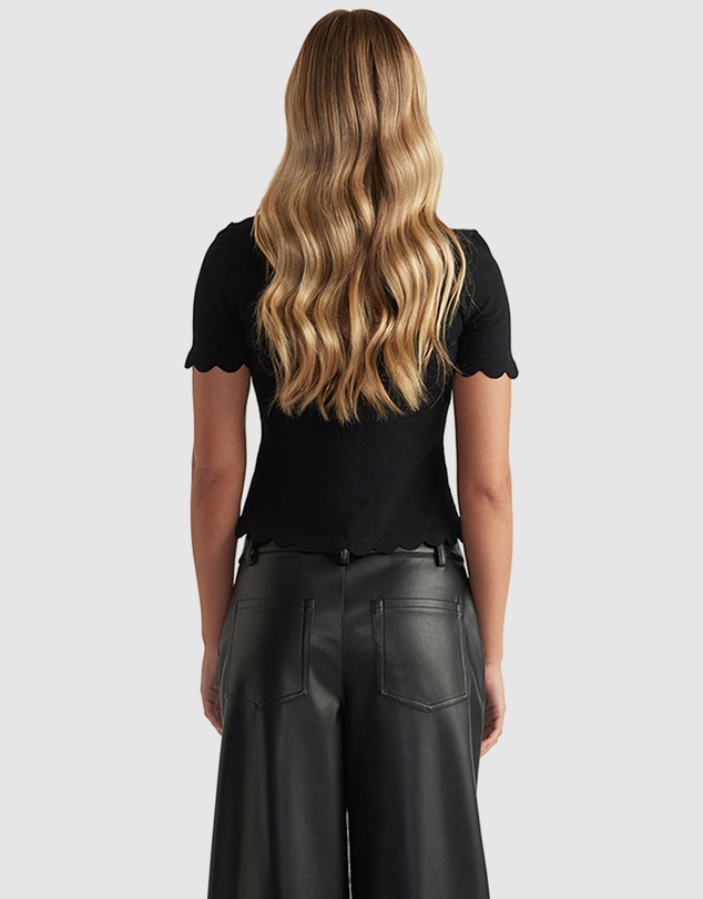 Decjuba - Kai Scallop Edge Tee