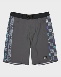 Quiksilver - Boys 8 to 16 Surfsilk 17