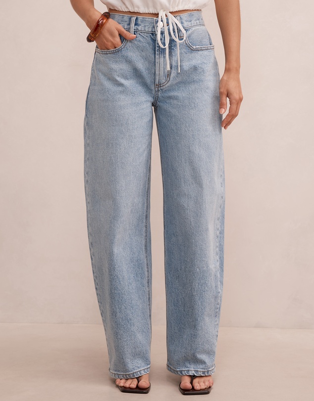 Forever New Petite - Emma Petite Mid Rise Barrel Leg Jeans