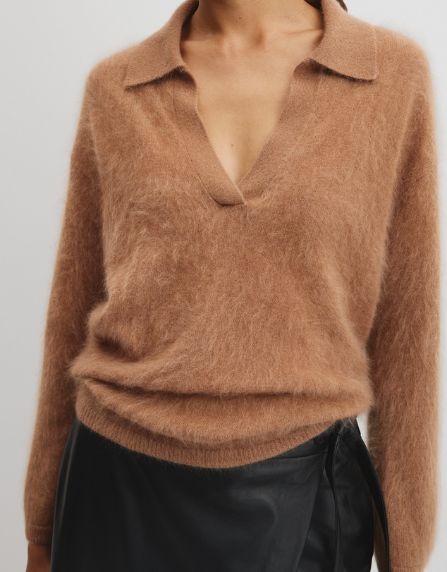Country Road - Fluffy Collared Knit