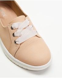 Mia Vita - Bridgette Slip-On Casual Sneaker - Stone