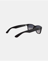 Ray-Ban - New Wayfarer Classic Polarised RB2132