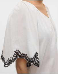 Vero Moda - Diana Embroidered Top