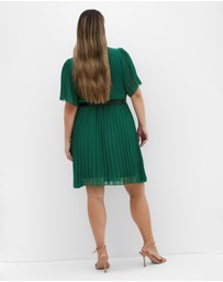 City Chic - Newberry Street Pleat Dress