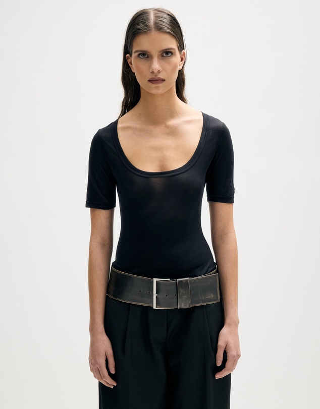 Minima Esenciales - Lorie Scoop Neck Sheer Tee