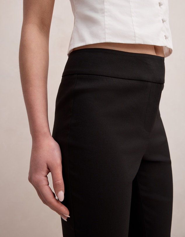Forever New - Alex Knee Length Capri Pants
