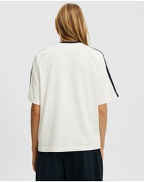 Cotton On - V-Neck Oversized Raglan Graphic Tee