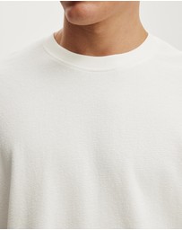 Cotton On - Cropped Fit T-Shirt