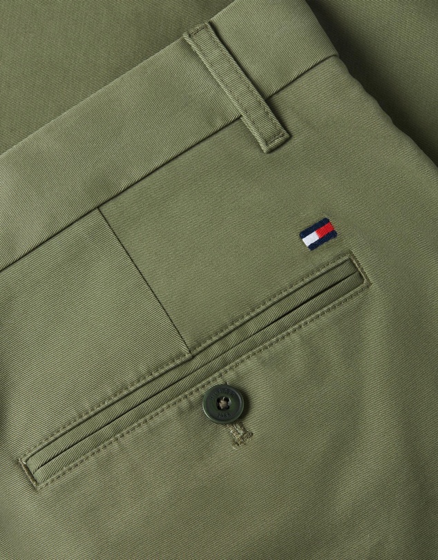 Tommy Hilfiger - 1985 Essential Bleecker Slim Fit Chinos