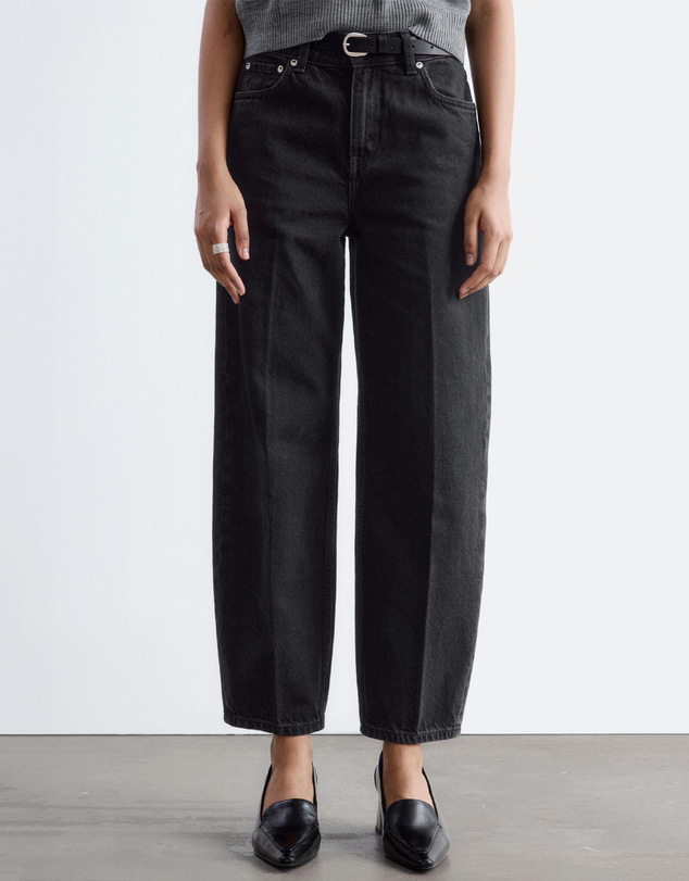 & Other Stories - Tapered Barrel Jeans