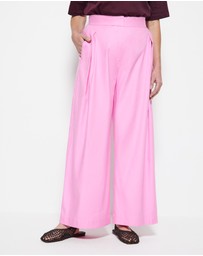 Commonry - Gabriella Pant