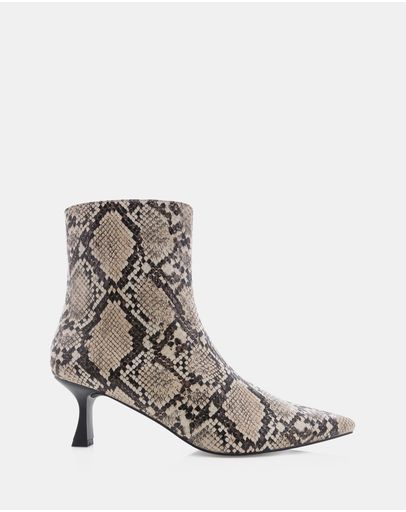 Cream Snake