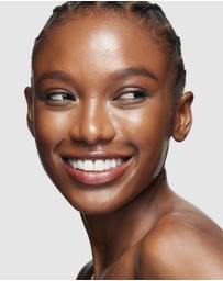 MAC - Strobe Dewy Skin Tint