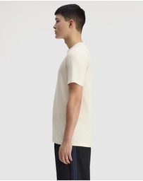 Fred Perry - Outline Laurel Wreath T-Shirt