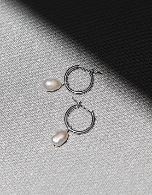 SAINT VALENTINE - Mini Keshi Pearl Hoops - Silver