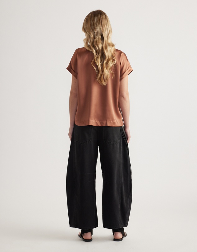 Decjuba - AnnMaree Satin Tee
