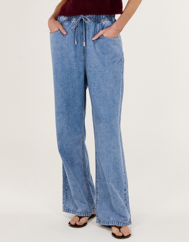 Staple the Label - Rae Relaxed Chambray Pants
