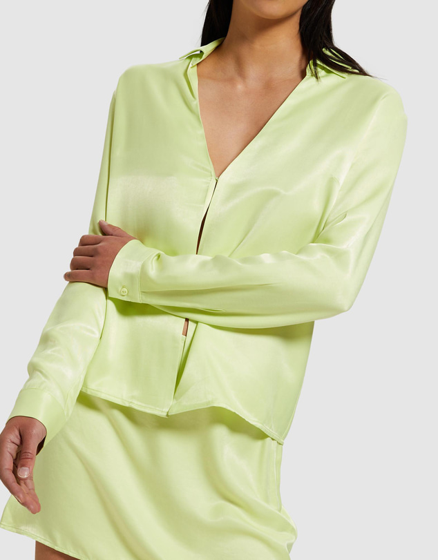 Alice In The Eve - Erin Silky Plunge Shirt