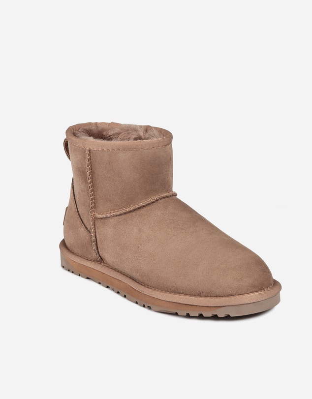 Ozwear Connection Uggs - Ugg Classic Mini Boots (Water Resistant)