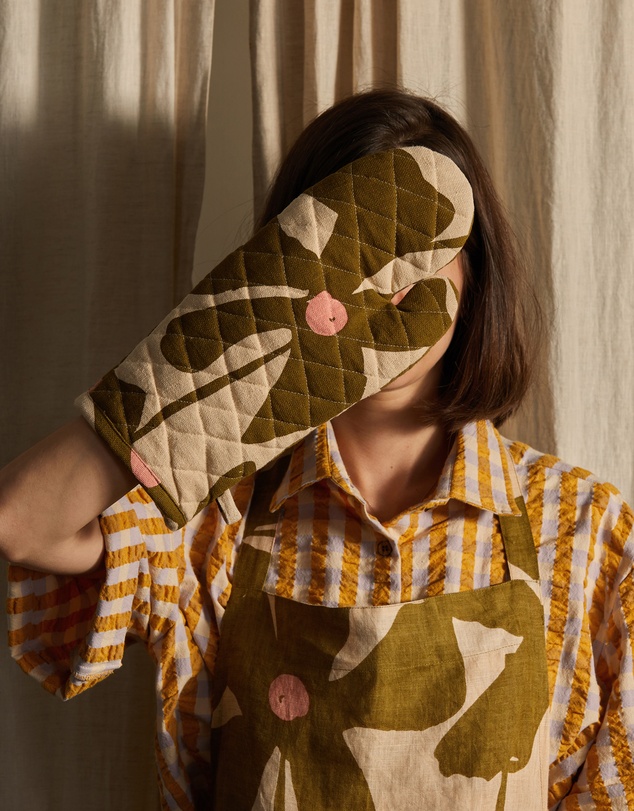 Mosey Me - Olive Poppy Oven Mitt