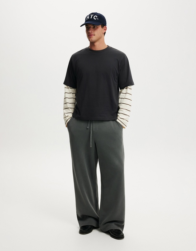 Cotton On - Super Baggy Track Pant