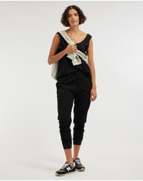 Amelius - Bailey Rounded Hem Tank