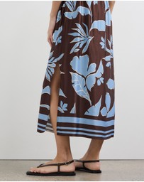 Minima Esenciales - Rhodes V-Neck Midi Dress