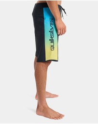 Quiksilver - Mens Surfsilk Holmes 20