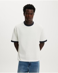 Cotton On - Cropped Fit T-Shirt