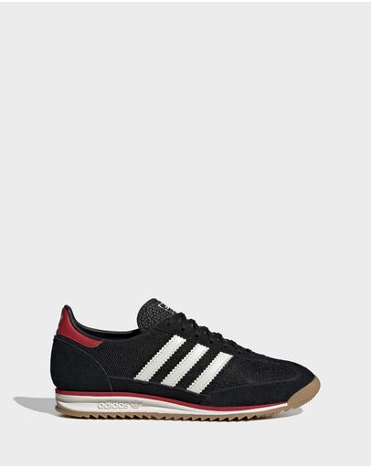 Core Black / Off White / Better Scarlet