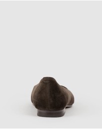 Edward Meller - ELVY Chiselled Flat Pump