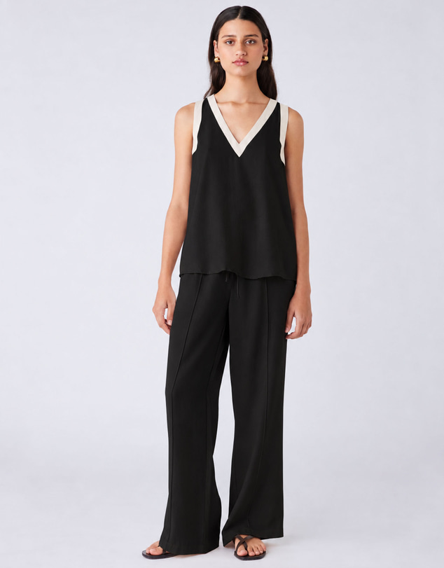 Esmaee - Monochrome Top