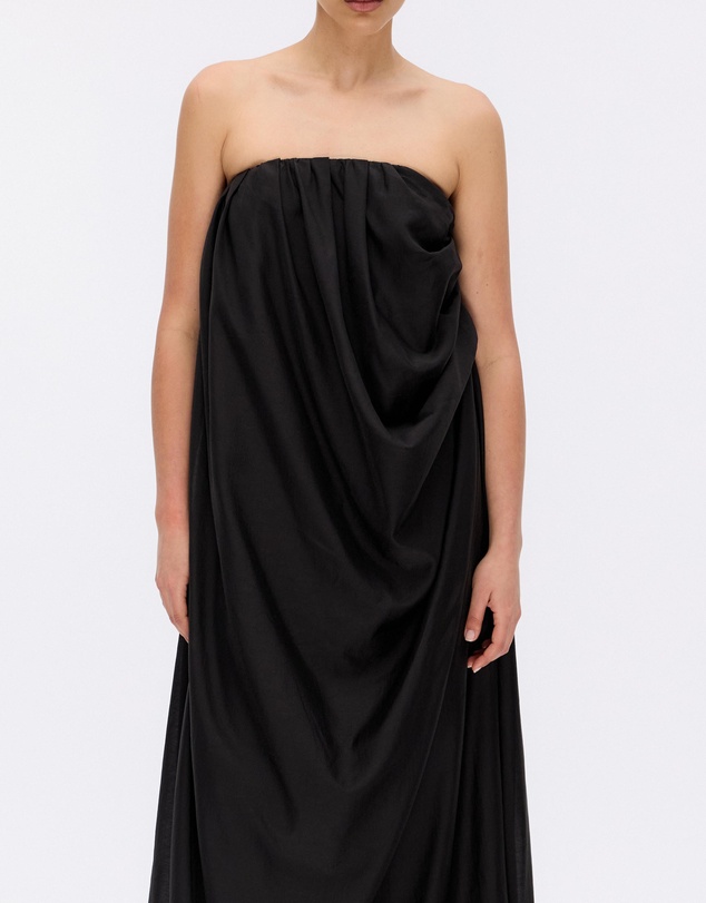 Minima Esenciales - Lana Draped Maxi Dress