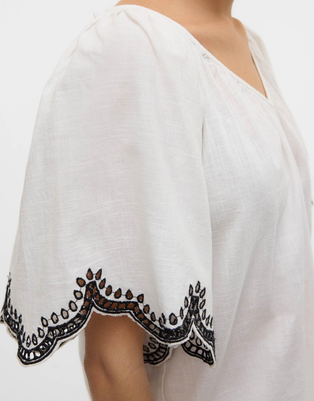 Vero Moda - Diana Embroidered Top