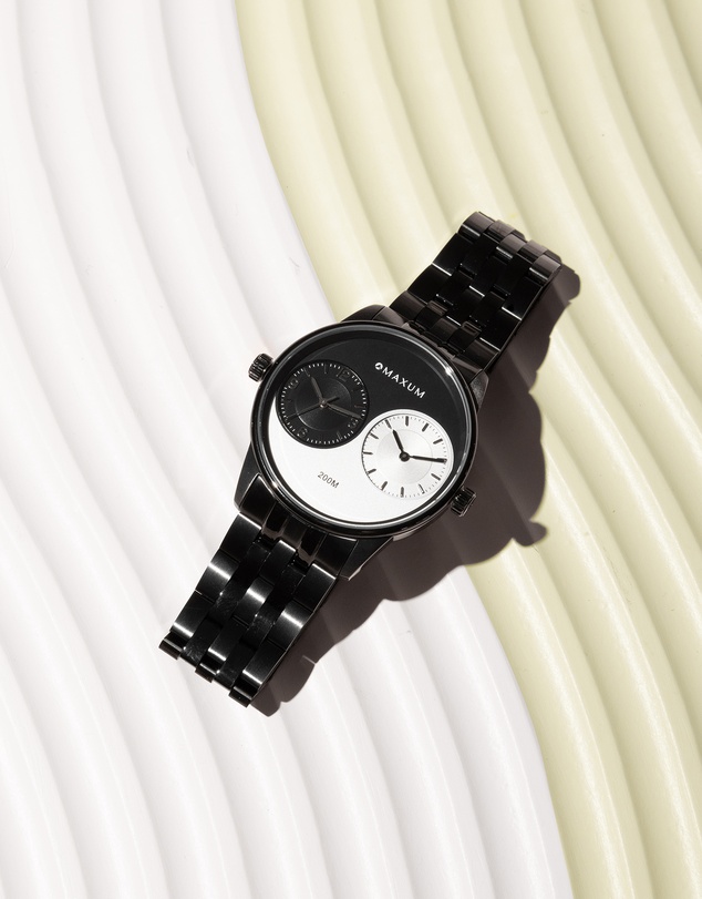 Maxum - Maxum x Taylor Steele - Yinyang Dial, Black Case & Black Bracelet