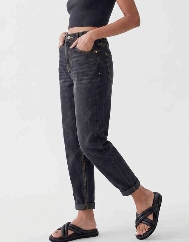 Calli - Hudson Mom Jeans