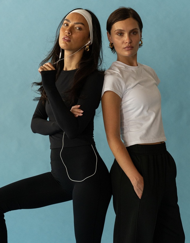 HyperLuxe The Label - Contour L/S Top