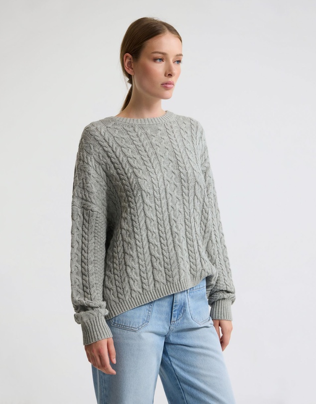 Oxford - Evie Cable Knit Crew Neck