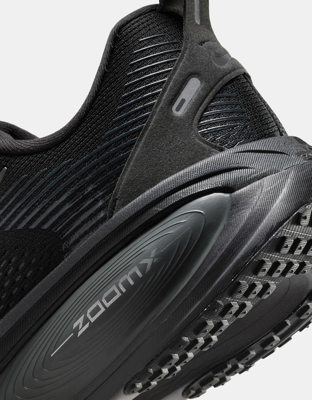Nike - Vomero 18 - Men's