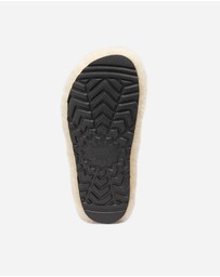 Ozwear Connection Uggs - Ugg Signature Shearling Slippers