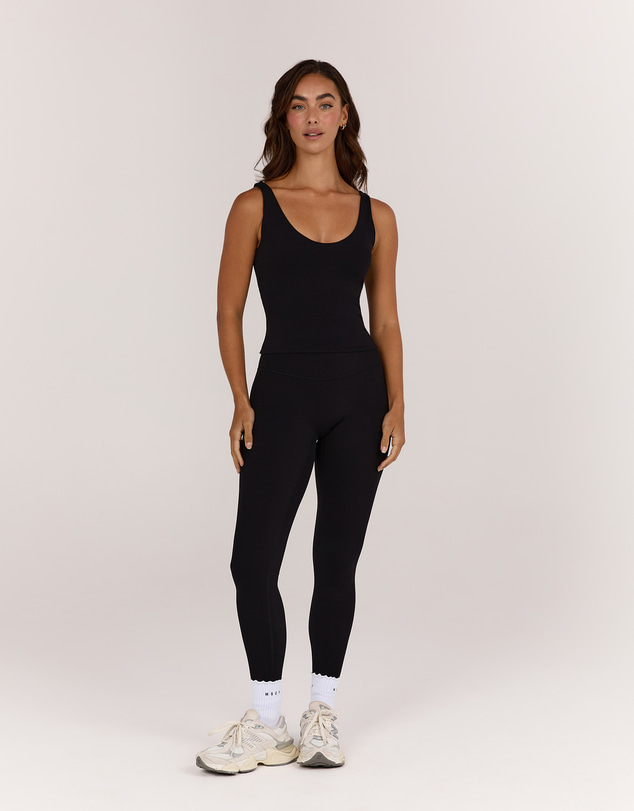 Muscle Republic - Aire V-Neck Top