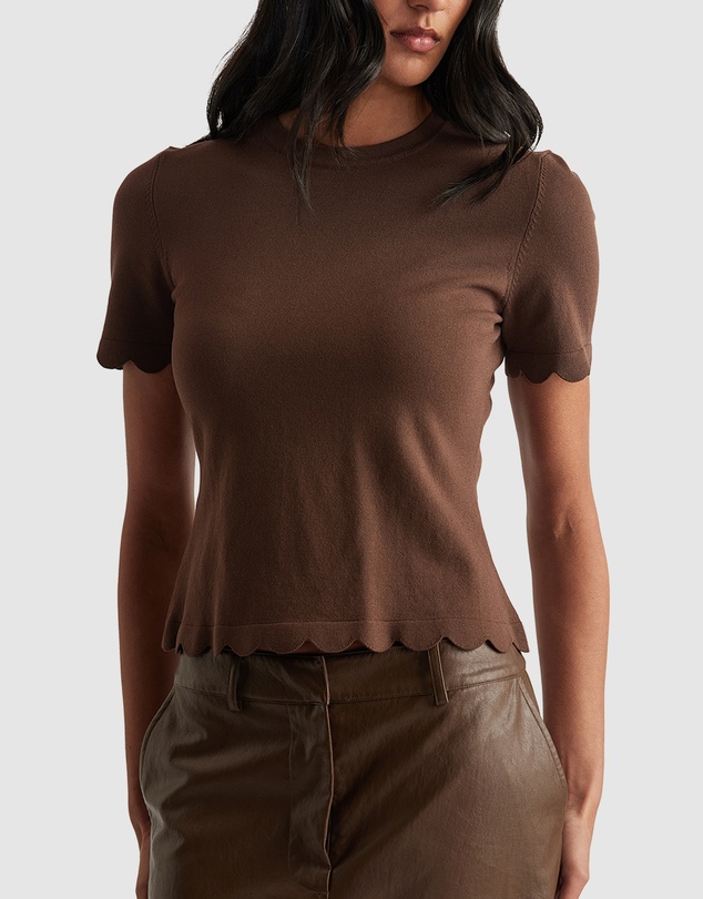 Decjuba - Kai Scallop Edge Tee