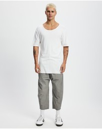 Surrounded By Ghosts - The Onyx Slim Rib Knit T-Shirt