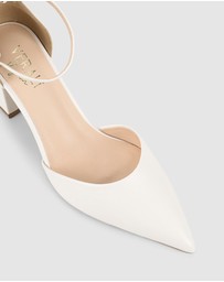 Verali - Eli Closed Toe Block Heels