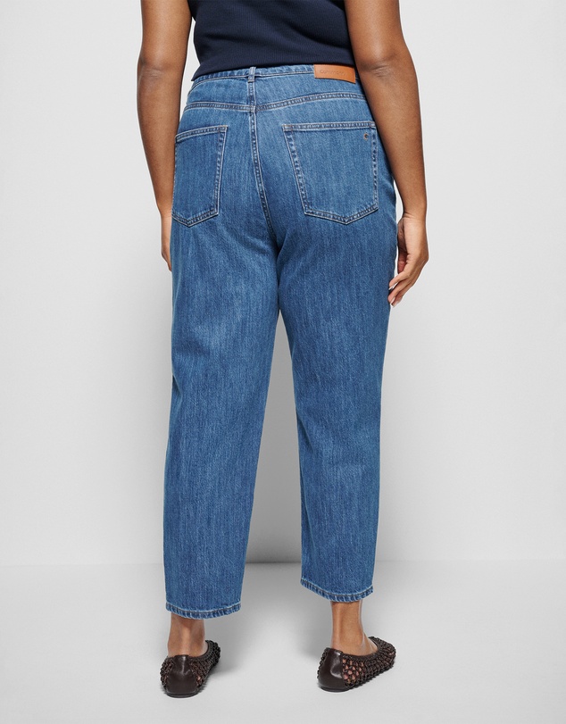 Commonry - The High Rise Crop Girlfriend Jean