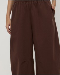 Assembly Label - Lola Barrel Pants