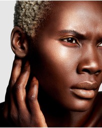 MAC - Extra Dimension Skinfinish
