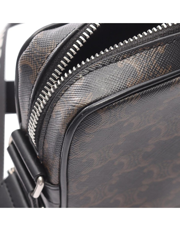 Pre-Loved by Azura Reborn - Pre-Loved Medium Triomphe Camera Bag