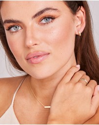 Zoe Olivia - 9K Gold Curved Ring