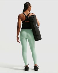 Nike - Zenvy High-Waisted 7/8 Leggings With No Front Seam